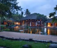 Villa Kamaniiya, Estanque de peces