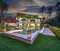 Villa Paletu, Villa at Night